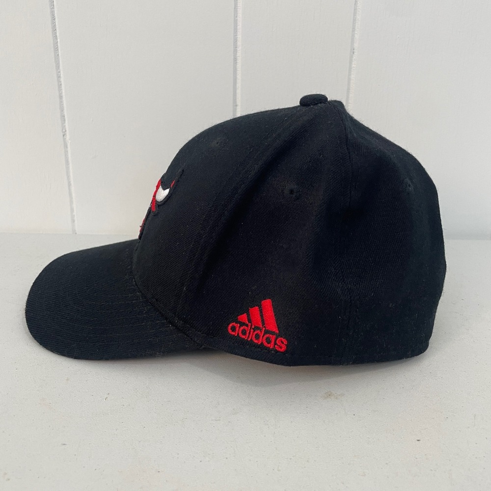 Adidas Chicago Bulls NBA Fitted Hat Cap Black L/XL Fitmax 70 Basketball - Picture 3 of 7